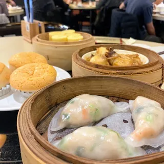 Shrimp Dumpling w/ Green Chives