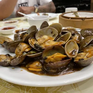 Steamed Clam in XO Sauce