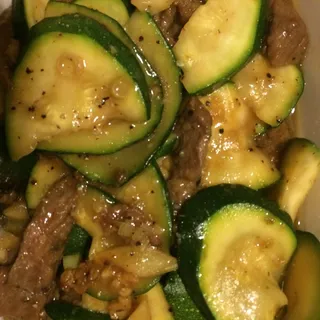 Beef w/ Zucchini in Black Pepper Sauce