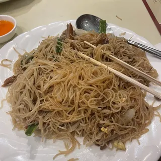 Sauted Vermicelli w/ BBQ Duck