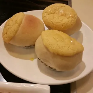 Baked Creamy Egg Yolk Bun