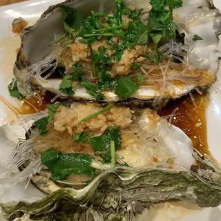 Steamed Live Oyster w/ Black Bean Sauce