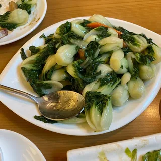 Stir-Fried Baby Bok Choy with Garlic