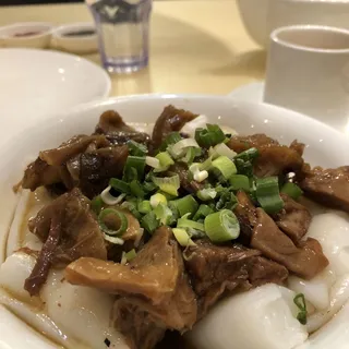 Beef Brisket and Rice Noodle Roll in Pot