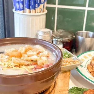 BBQ Pork Rice Noodle Roll, Sampan Porridge, Deep Fried Chicken Wing @lesminaddio