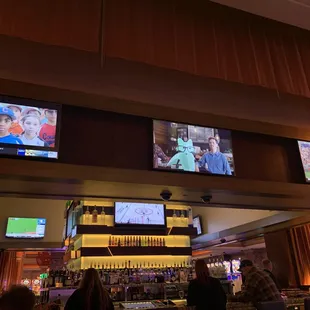 Mingle bar = many TVs