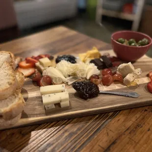 Monger's Board (vegetarian, no nuts)