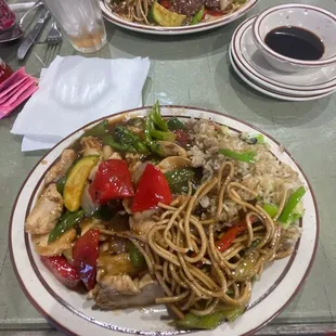 Special spicy chicken with fried rice with chow mein.