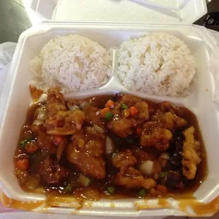 Got the General Tso chicken lunch special to-go. Was about 5.30 with tax, not bad
