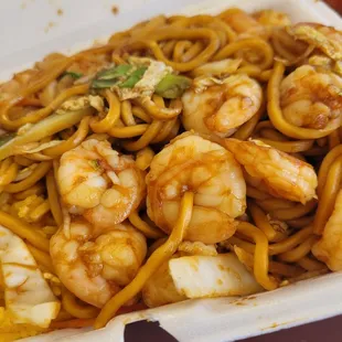 Shrimp chow mein