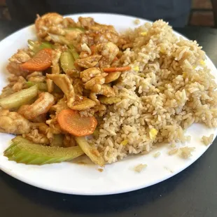 Ming&apos;s Chicken
