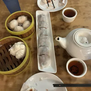 Cilantro Rice Noodle Roll