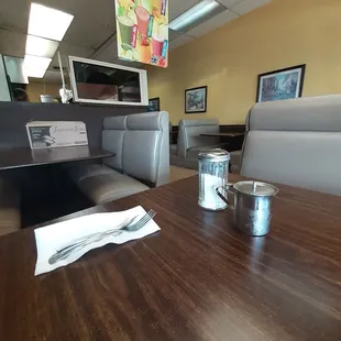 sushi and sashimi, interior