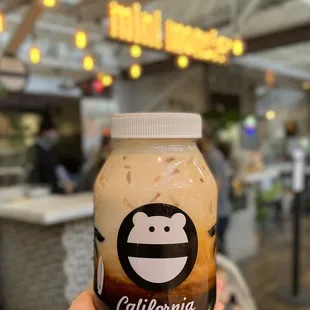 Signature Thai Tea in a California Jar with Closed Lid (32oz)