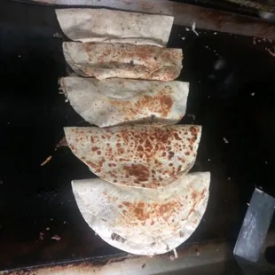 Las sabrosas quesadillas solo en Mini Tacos Allende