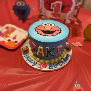 Elmo chiffon cake