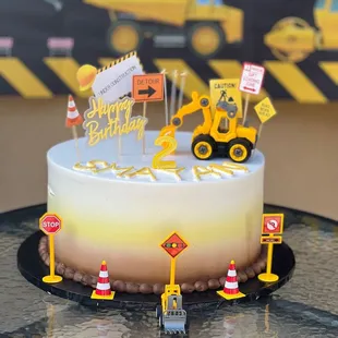 Vanilla cake with strawberry cream