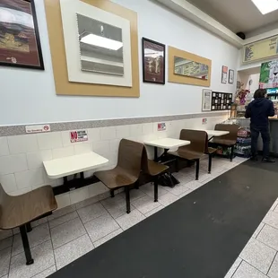 Seating area for 1-2 people