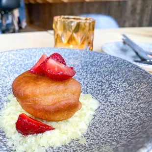 Donut Hole (terribly doughy and hard.. didn't enjoy the manchego in the pastry cream either)