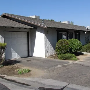 Apartment with garage