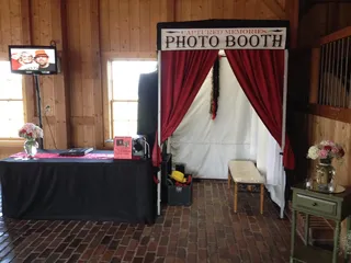Captured Memories Photo Booth