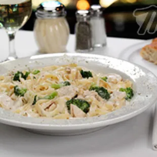 Minsky's Chicken Fettucine Alfredo