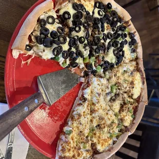 Large Jumbo Combo - all black olives were added to one side