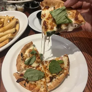 Chicken Cordon Bleu pizza