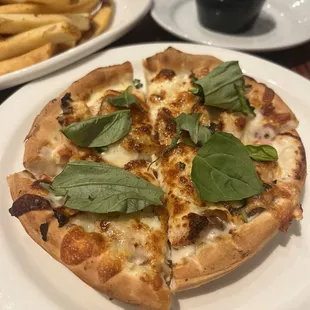 Chicken Cordon Bleu pizza