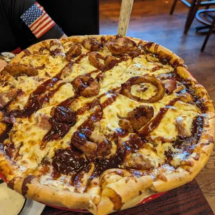 Kc Joes Pizza - Brisket, Onion Rings, Bbq sauce, Provolone