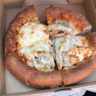 Mini Italian Buffalo-style Chicken Pizza