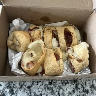 Garlic bacon cheese roll