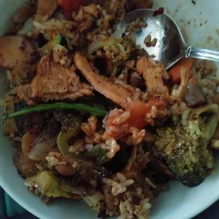 Spicy garlic chicken and vegitable fried rice after i had to add my own ingredients to make it taste like food