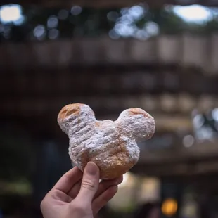 Original beignet, more like Ben-YAY