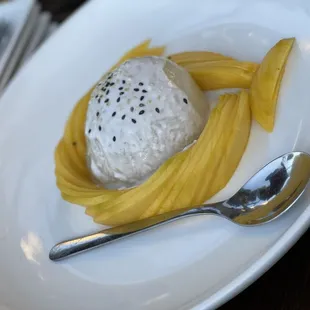 Mango sticky rice