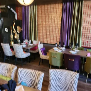 sushi and sashimi, interior