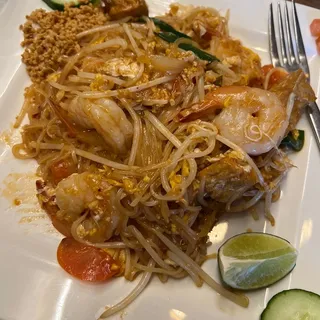 Mint Leaf Special Pad Thai (spicy)