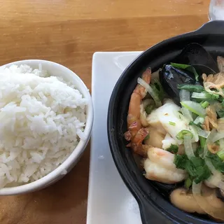 Seafood in the Clay Pot