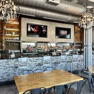 Inside/ Bar