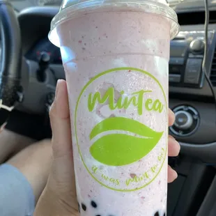 Strawberry Smoothie w/ Boba