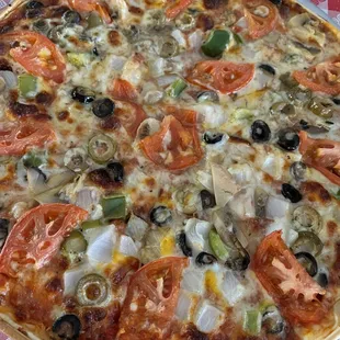 Medium, thin crust veggie pizza. So fresh and tasty!