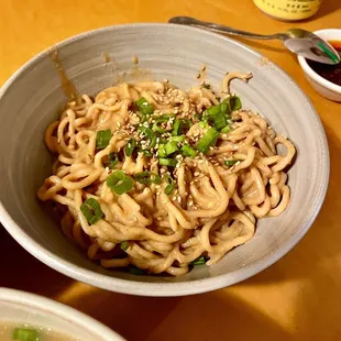 Sesame noodles