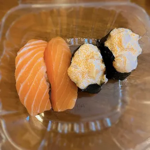 Salmon Nigiri/Creamy Scallop Nigiri