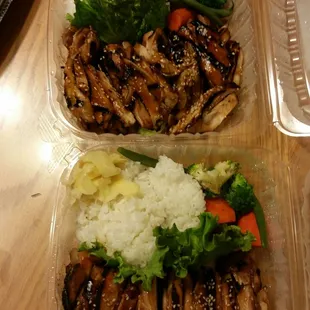 Chicken teriyaki so yummy. Good use a bit more sauce bt we got this to go.