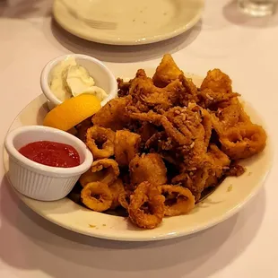 Calamari - decently crispy, very large portion