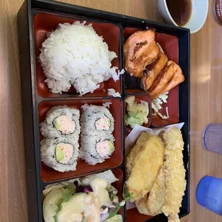 Salmon Deluxe Bento