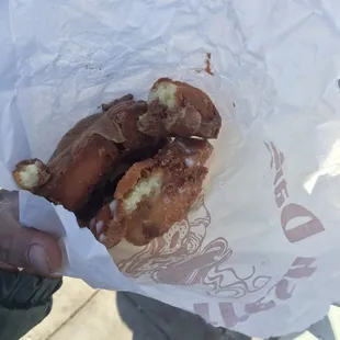 Don't like maple brown period incorrect item 2 chocolate that's what I ordered but incorrect food item