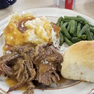 Roast beef with mashed taters and green beans. The roll was amazing!