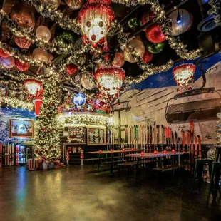 ramen and noodles, interior