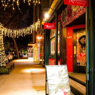 Pop-up Christmas bar open for 2024